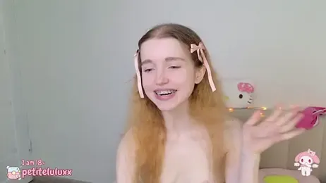 petiteluluxx stripchat stream image