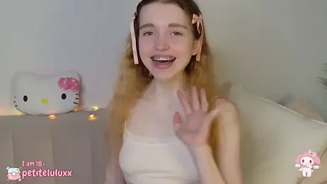 petiteluluxx stripchat stream image