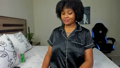 Renee-18 stripchat stream image