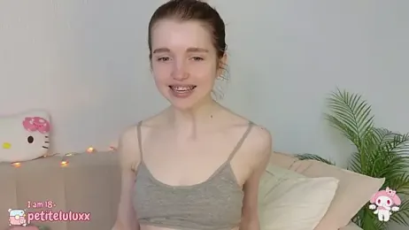 petiteluluxx stripchat stream image