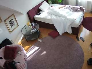 voyeurcam-julmodels-whitebed-4 camsoda stream image