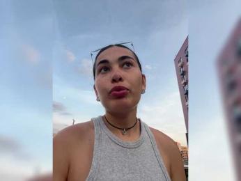 wlcm2talilia bongacams stream image