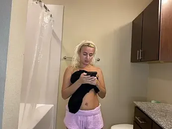 girlfriendmissy stripchat stream image