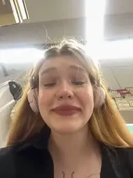 Honey___Hot stripchat stream image