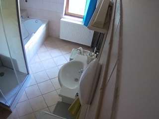 voyeurcam-julmodels-bath-2nd-2 camsoda stream image