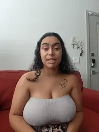 cinnaminnie stripchat stream image