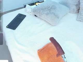 angie-roses camsoda stream image