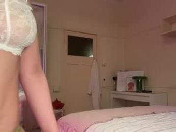 cuddlymoana chaturbate stream image