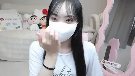 momo_room stripchat stream image