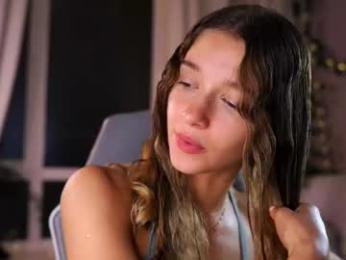 little_poetry chaturbate stream image