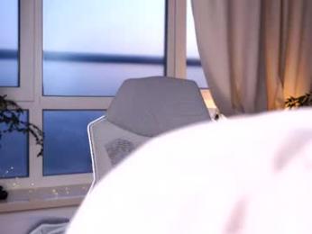 little_poetry chaturbate stream image