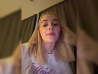 duloveli bongacams stream image