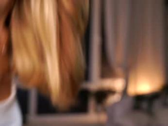 little_poetry chaturbate stream image