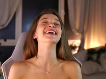 little_poetry chaturbate stream image