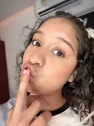 Shara_dreams stripchat stream image