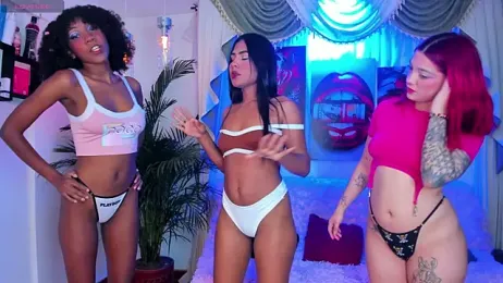 hotties_kittens stripchat stream image