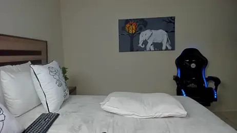 Renee-18 stripchat stream image