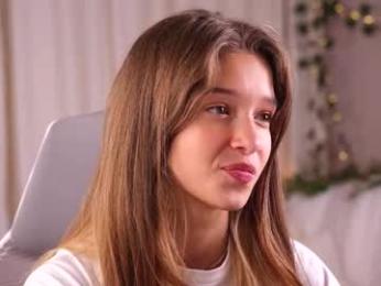 little_poetry chaturbate stream image