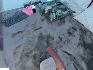 angie-roses camsoda stream image