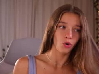 little_poetry chaturbate stream image