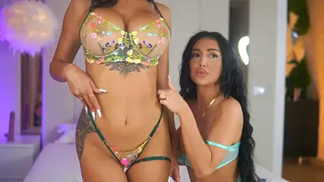 MissMooon stripchat stream image