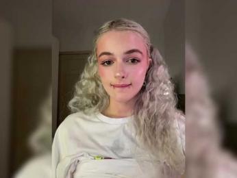 duloveli bongacams stream image