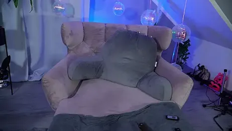 hotmilfbitch stripchat stream image