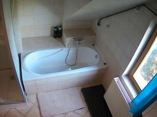 voyeurcam-julmodels-bath-2nd-1 camsoda stream image