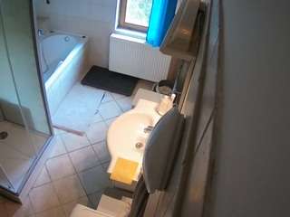 voyeurcam-julmodels-bath-2nd-2 camsoda stream image