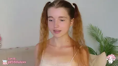 petiteluluxx stripchat stream image