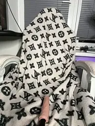 Miss_chiks stripchat stream image