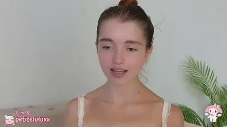 petiteluluxx stripchat stream image