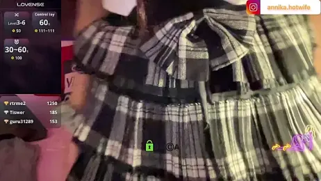 CharmingTania stripchat stream image