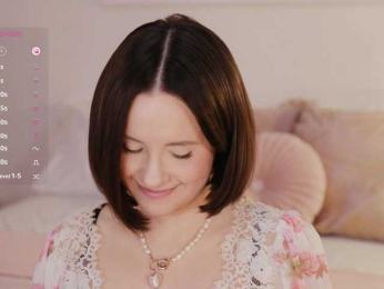 MissEssie bongacams stream image