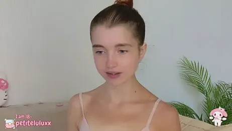 petiteluluxx stripchat stream image