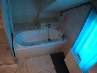 voyeurcam-julmodels-bath-2nd-1 camsoda stream image