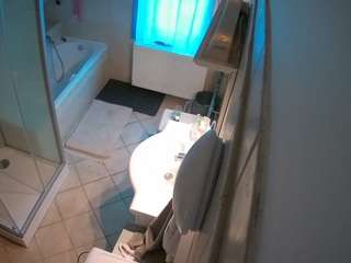voyeurcam-julmodels-bath-2nd-2 camsoda stream image