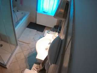 voyeurcam-julmodels-bath-2nd-2 camsoda stream image