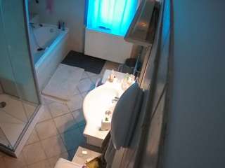 voyeurcam-julmodels-bath-2nd-2 camsoda stream image