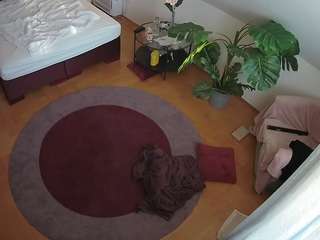 voyeurcam-julmodels-whitebed-5 camsoda stream image
