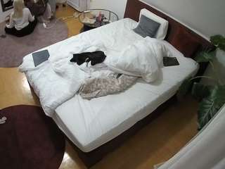 voyeurcam-julmodels-whitebed-5 camsoda stream image