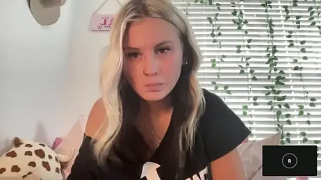 yalfavdes stripchat stream image