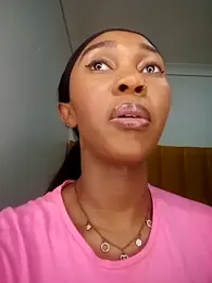 Hannah_107 stripchat stream image