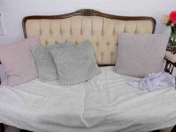 AlexaGolden1 bongacams stream image