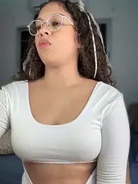 Shara_dreams stripchat stream image