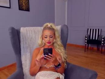 awww_ella chaturbate stream image