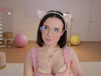 MissEssie bongacams stream image