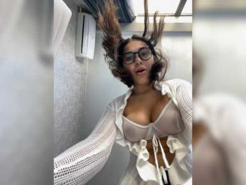 wlcm2talilia bongacams stream image