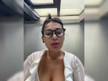 wlcm2talilia bongacams stream image