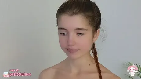 petiteluluxx stripchat stream image